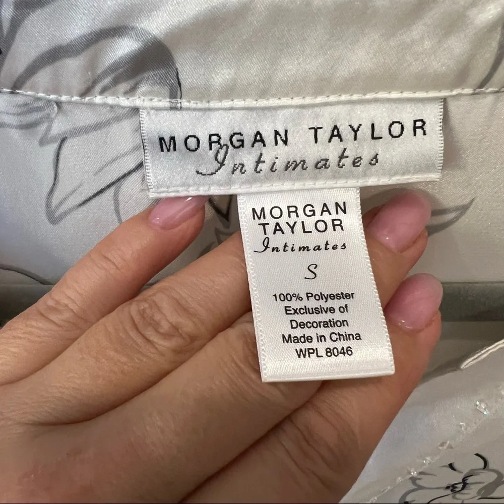 Vintage Morgan Taylor satin Kaftan, house robe butterflies print, 3/4 sleeve
